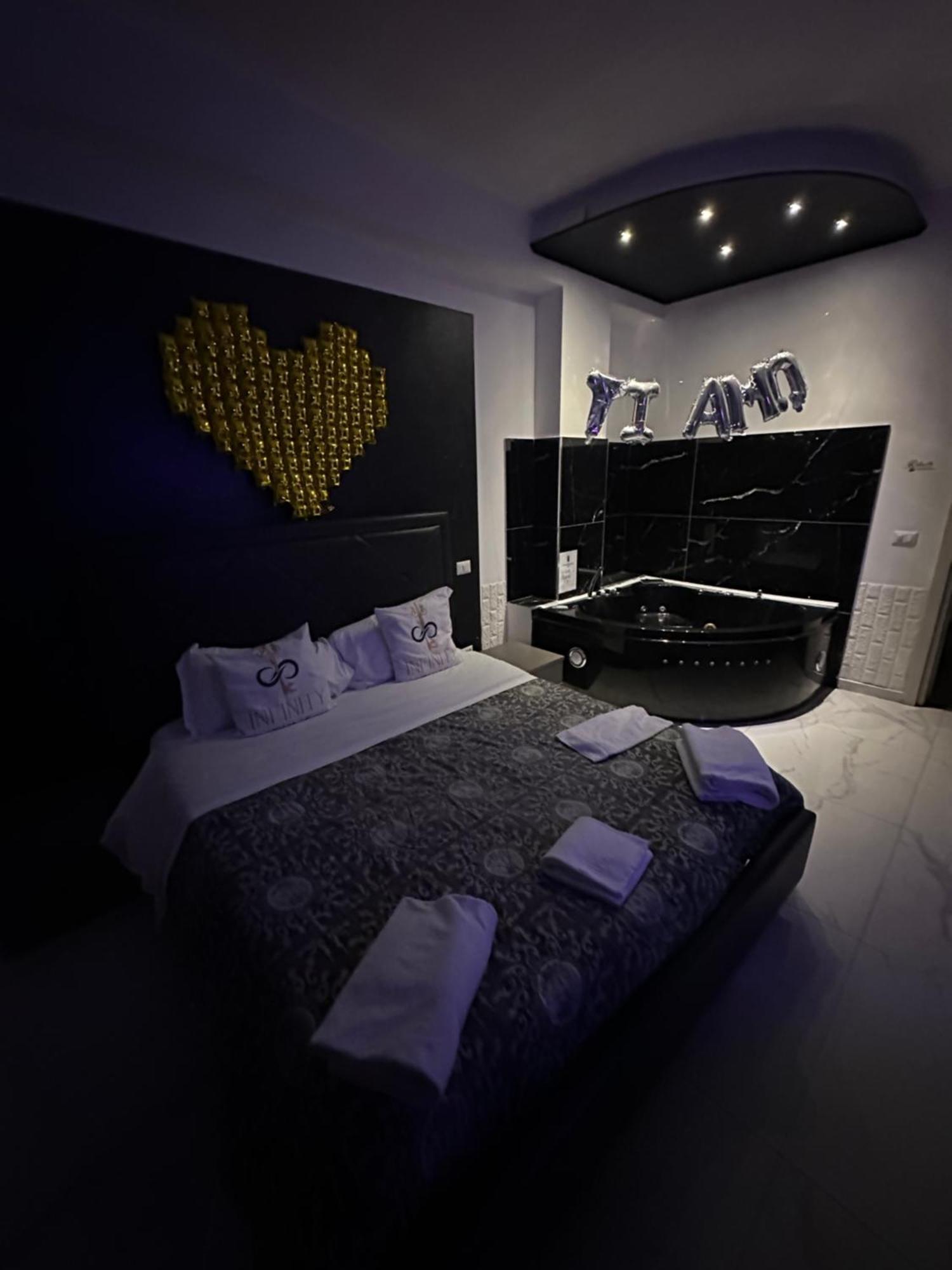 Infinity Suite Acerra Exterior foto